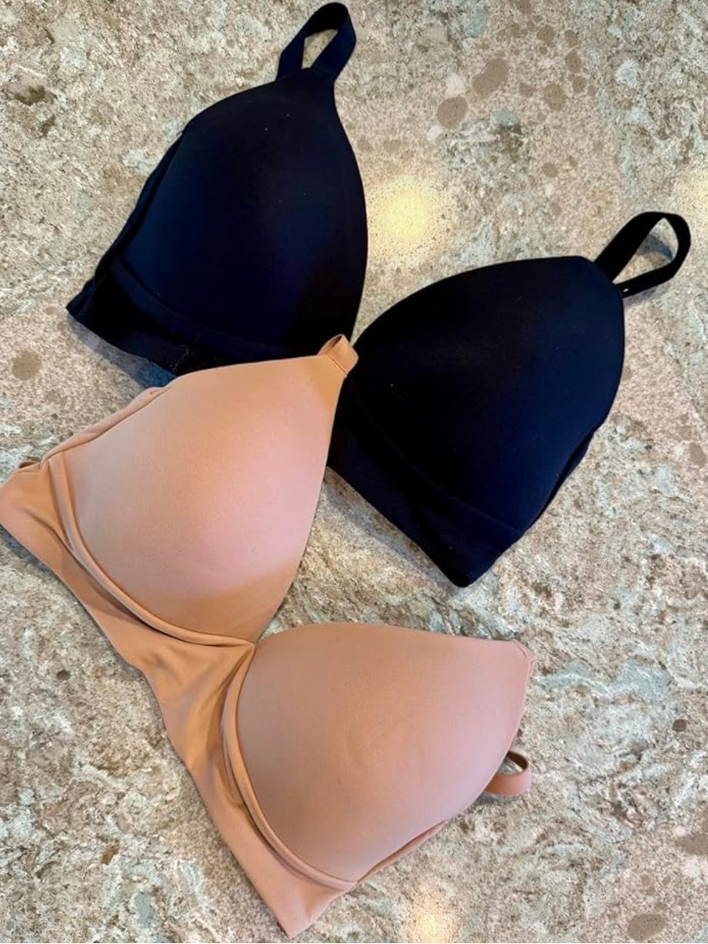 Set of 2 Amazon Essentials Women's Peached Microfiber Lined V- Neck Bras